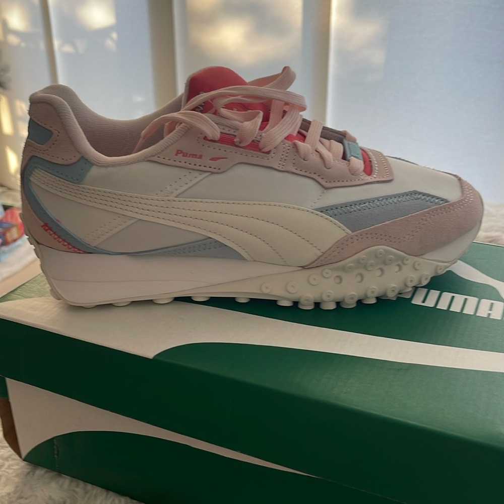 Ladies Puma sneakers